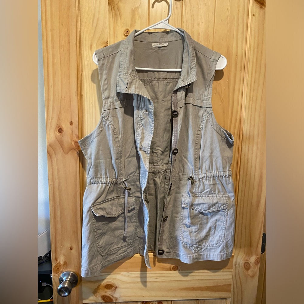 Maurices vest. XL